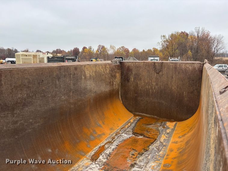 image for item DW7308 2005 Mack Granite CV713 dump truck