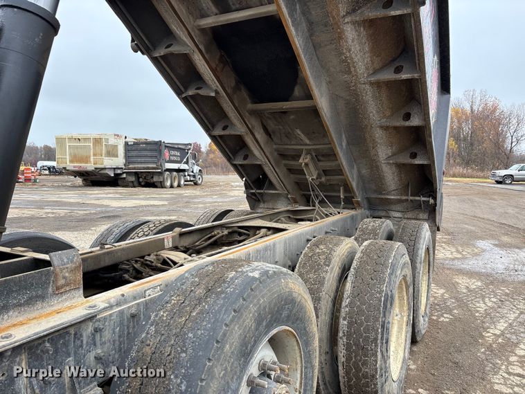 image for item DW7308 2005 Mack Granite CV713 dump truck