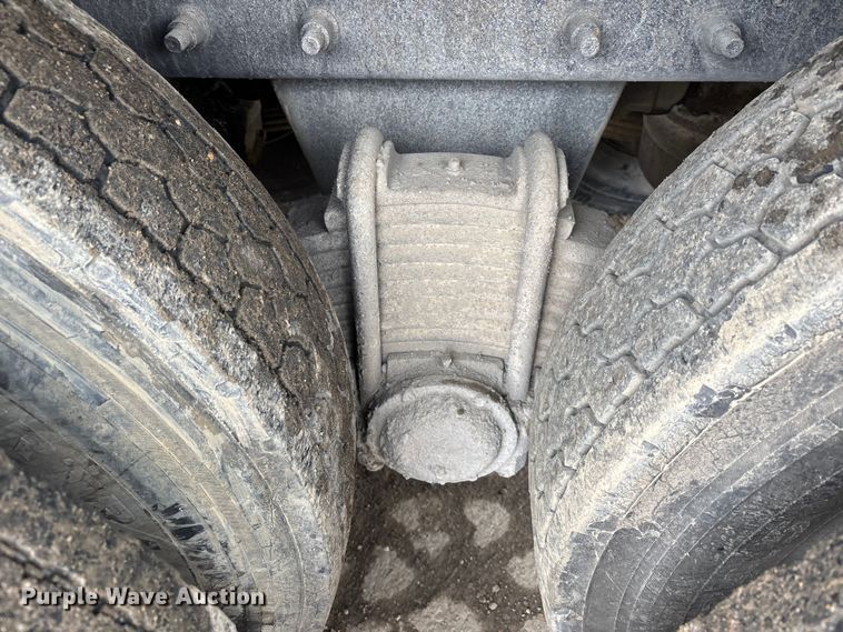 image for item DW7308 2005 Mack Granite CV713 dump truck