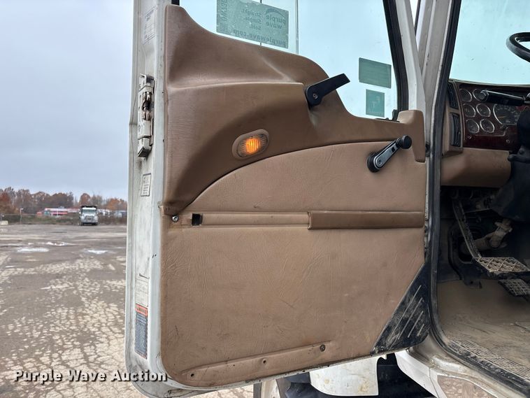 image for item DW7308 2005 Mack Granite CV713 dump truck