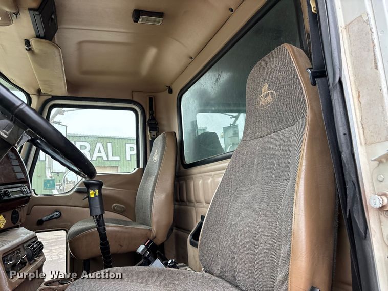 image for item DW7308 2005 Mack Granite CV713 dump truck