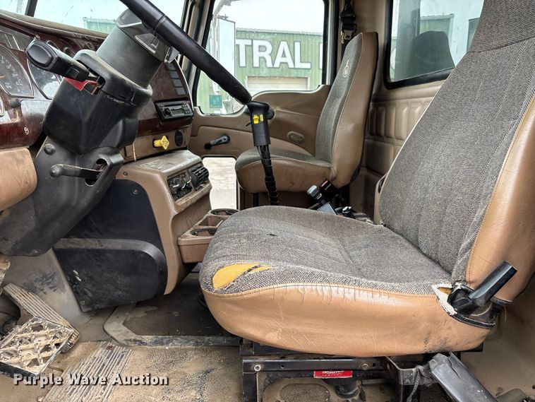 image for item DW7308 2005 Mack Granite CV713 dump truck