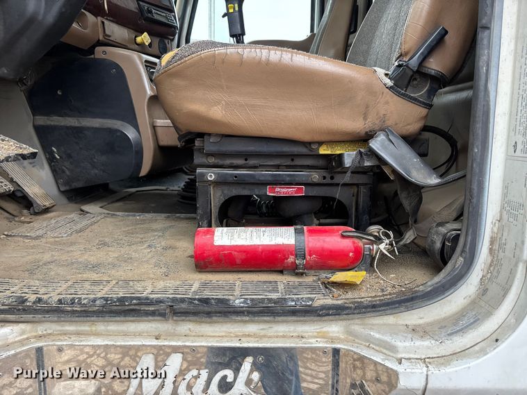 image for item DW7308 2005 Mack Granite CV713 dump truck