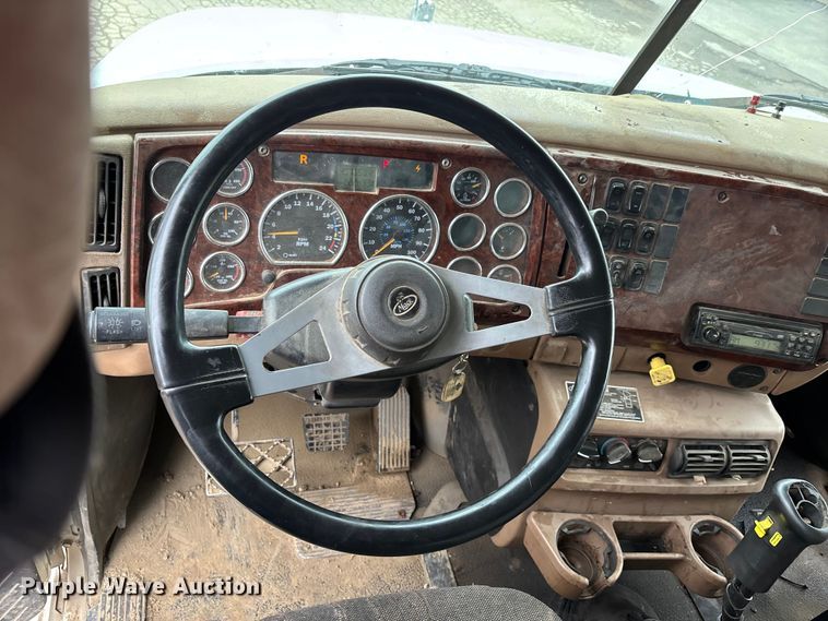 image for item DW7308 2005 Mack Granite CV713 dump truck