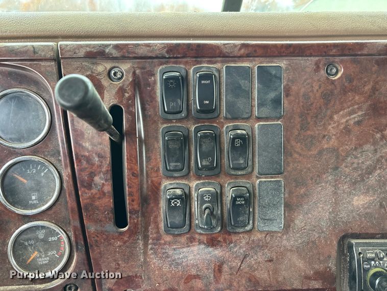 image for item DW7308 2005 Mack Granite CV713 dump truck