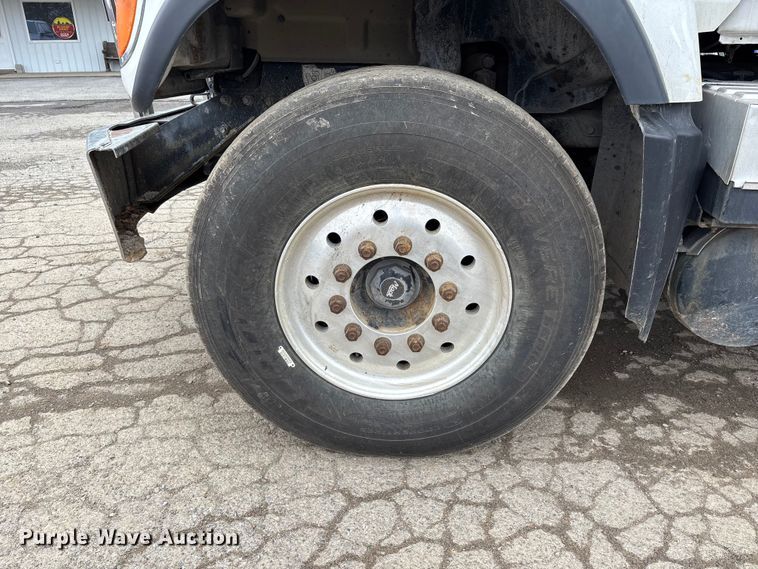 image for item DW7308 2005 Mack Granite CV713 dump truck