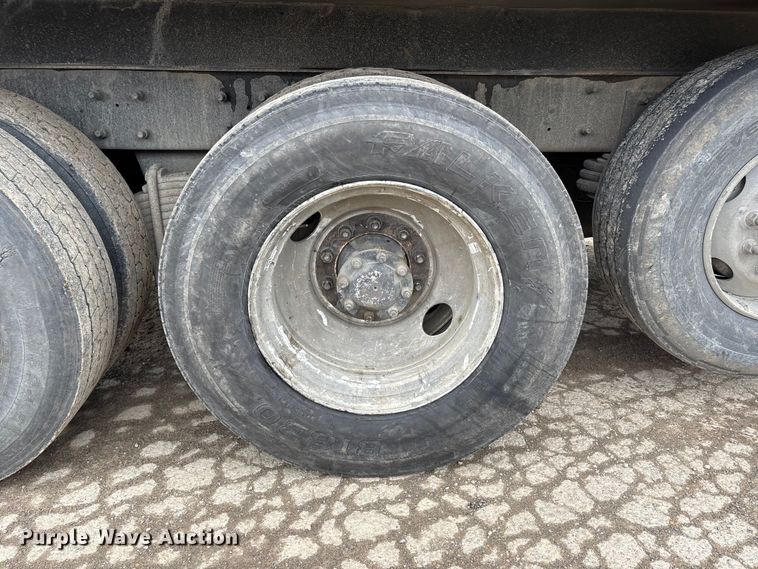 image for item DW7308 2005 Mack Granite CV713 dump truck