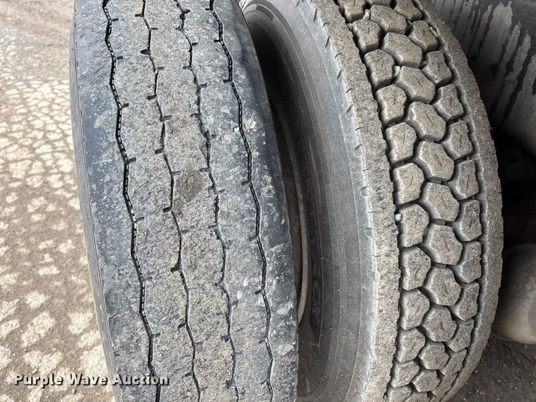 image for item DW7308 2005 Mack Granite CV713 dump truck