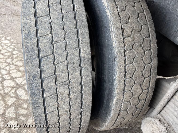 image for item DW7308 2005 Mack Granite CV713 dump truck