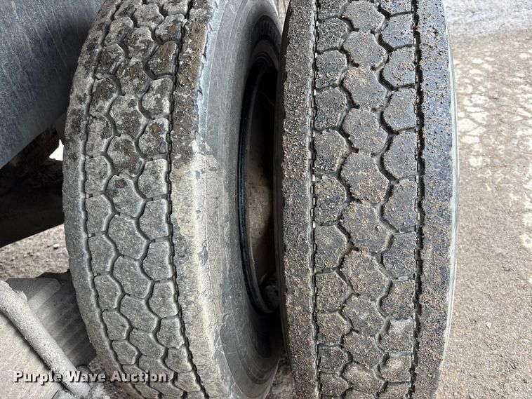 image for item DW7308 2005 Mack Granite CV713 dump truck