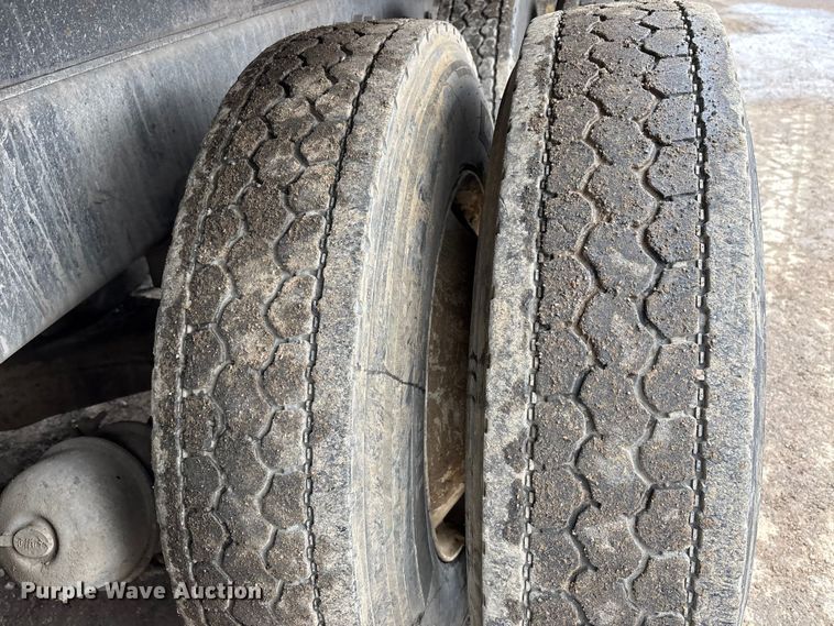 image for item DW7308 2005 Mack Granite CV713 dump truck