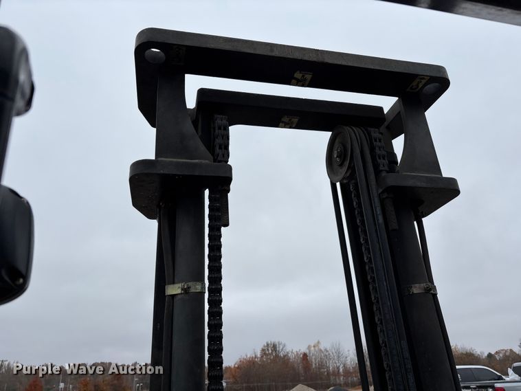 image for item DW7309 Caterpillar GP30 forklift