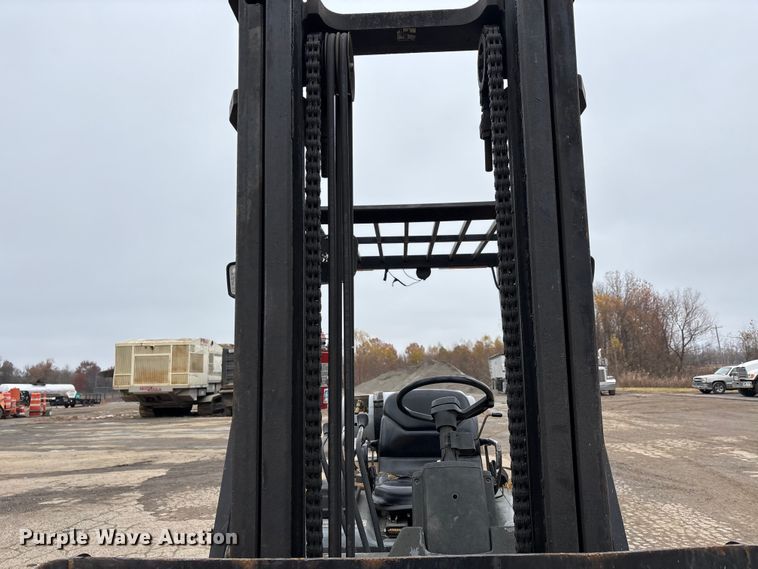 image for item DW7309 Caterpillar GP30 forklift