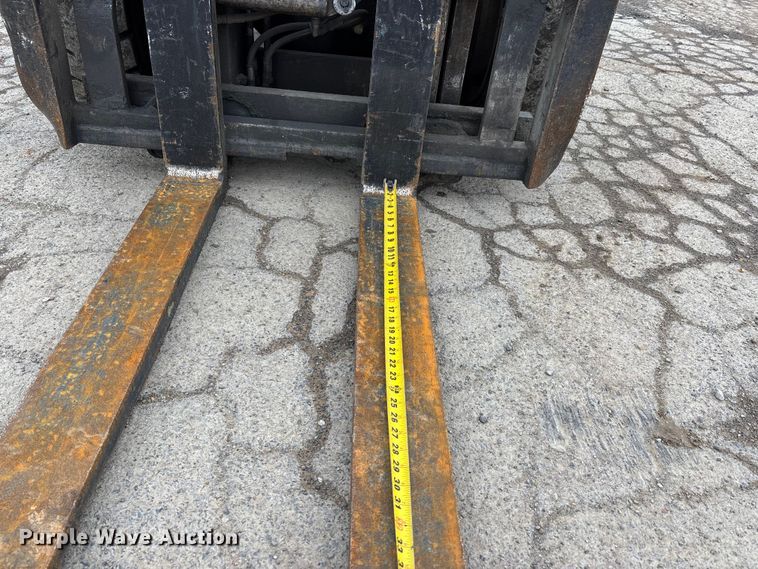 image for item DW7309 Caterpillar GP30 forklift