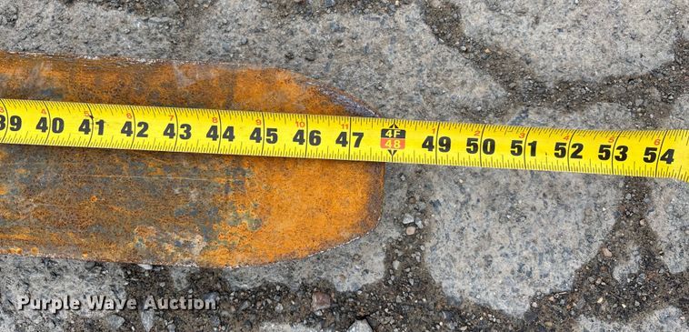 image for item DW7309 Caterpillar GP30 forklift