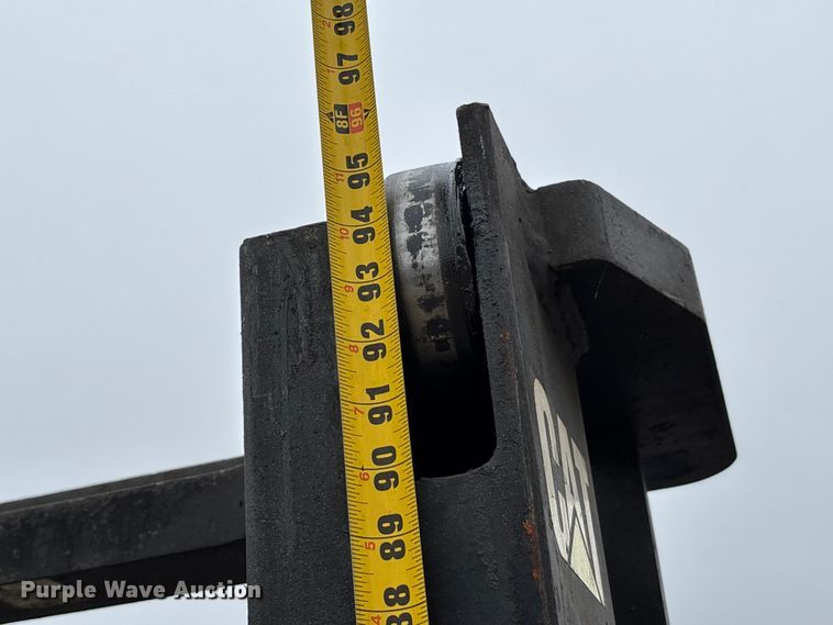 image for item DW7309 Caterpillar GP30 forklift