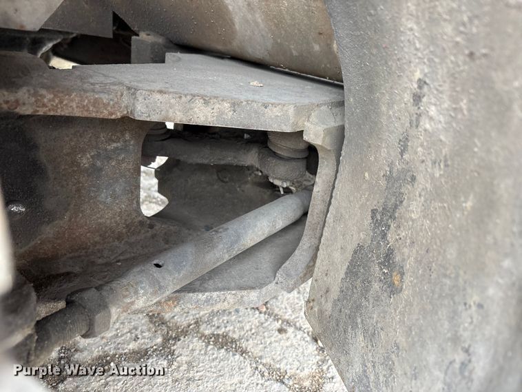 image for item DW7309 Caterpillar GP30 forklift