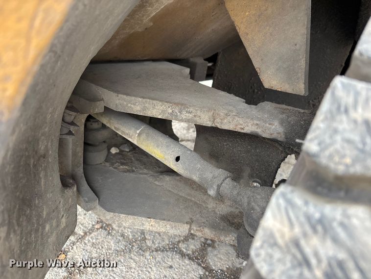 image for item DW7309 Caterpillar GP30 forklift