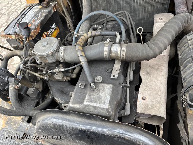 image for item DW7309 Caterpillar GP30 forklift