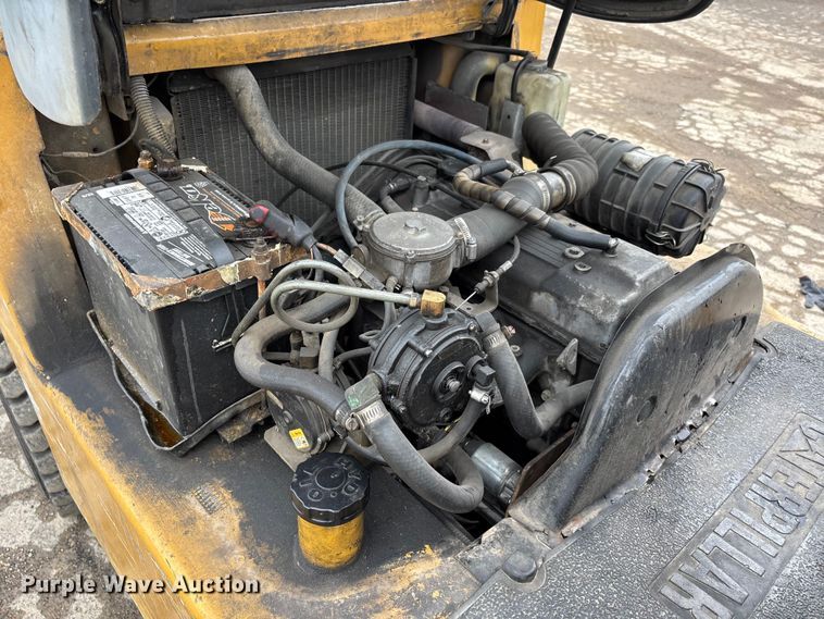 image for item DW7309 Caterpillar GP30 forklift