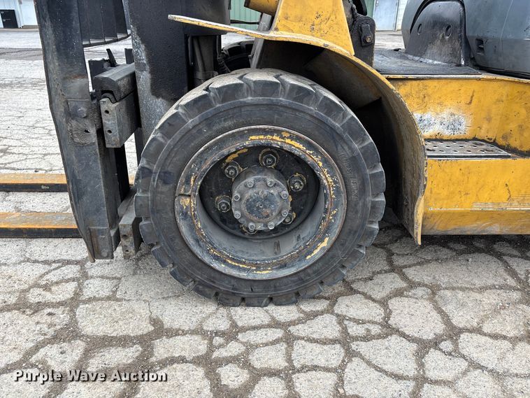 image for item DW7309 Caterpillar GP30 forklift