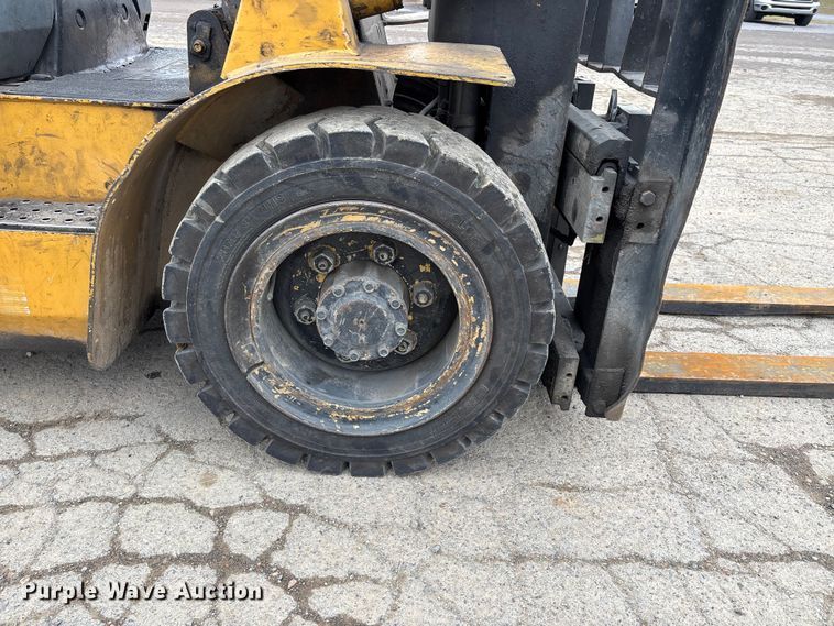 image for item DW7309 Caterpillar GP30 forklift