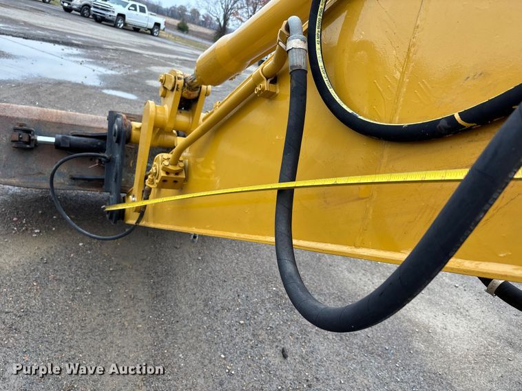 image for item DW7310 2005 Caterpillar M313C wheeled excavator