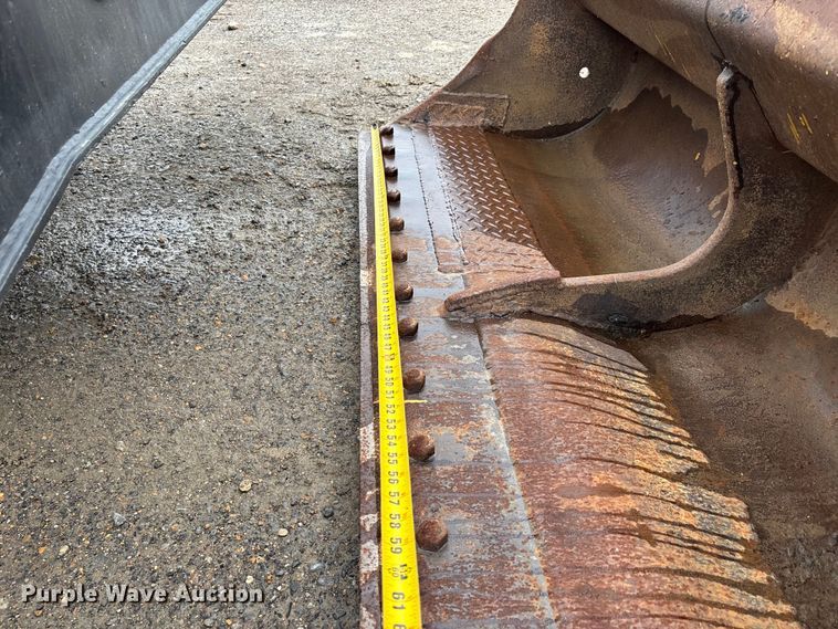 image for item DW7310 2005 Caterpillar M313C wheeled excavator