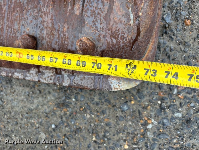 image for item DW7310 2005 Caterpillar M313C wheeled excavator