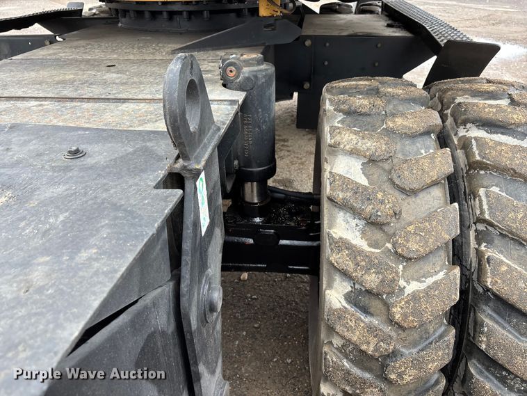 image for item DW7310 2005 Caterpillar M313C wheeled excavator