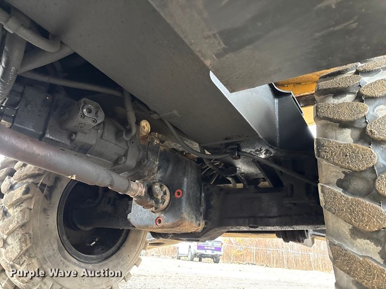 image for item DW7310 2005 Caterpillar M313C wheeled excavator