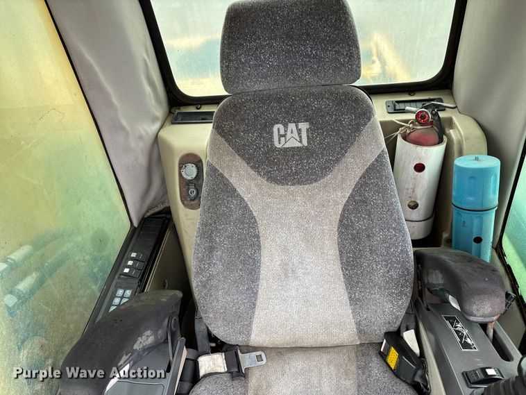 image for item DW7310 2005 Caterpillar M313C wheeled excavator