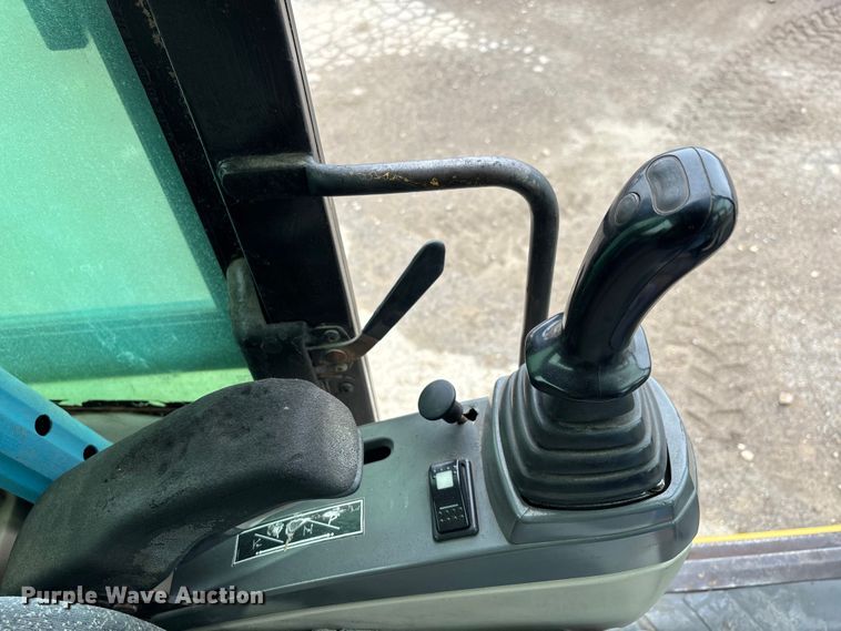 image for item DW7310 2005 Caterpillar M313C wheeled excavator