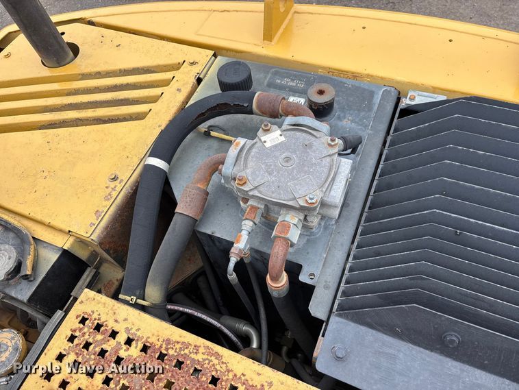 image for item DW7310 2005 Caterpillar M313C wheeled excavator