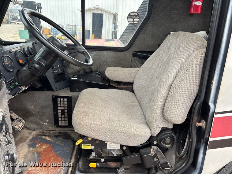 image for item DW7311 2006 Link-Belt HTC 8660 series II crane