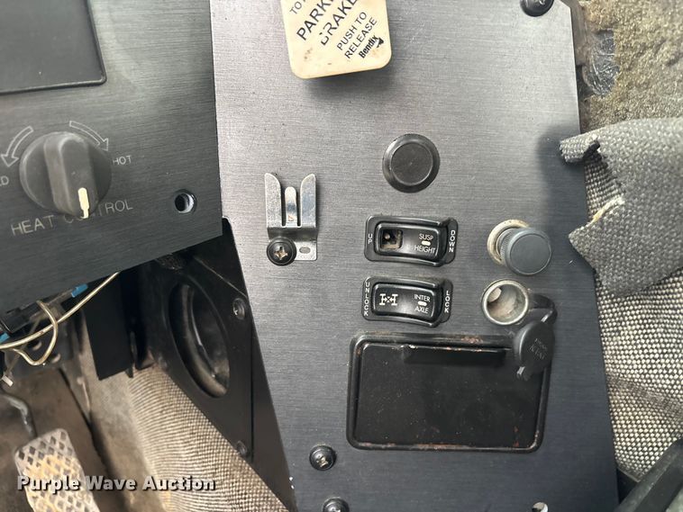 image for item DW7311 2006 Link-Belt HTC 8660 series II crane