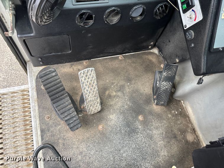 image for item DW7311 2006 Link-Belt HTC 8660 series II crane