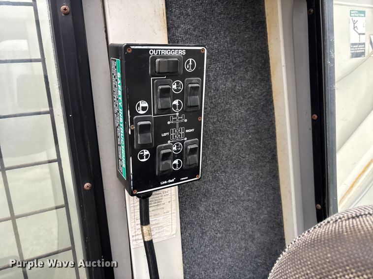 image for item DW7311 2006 Link-Belt HTC 8660 series II crane