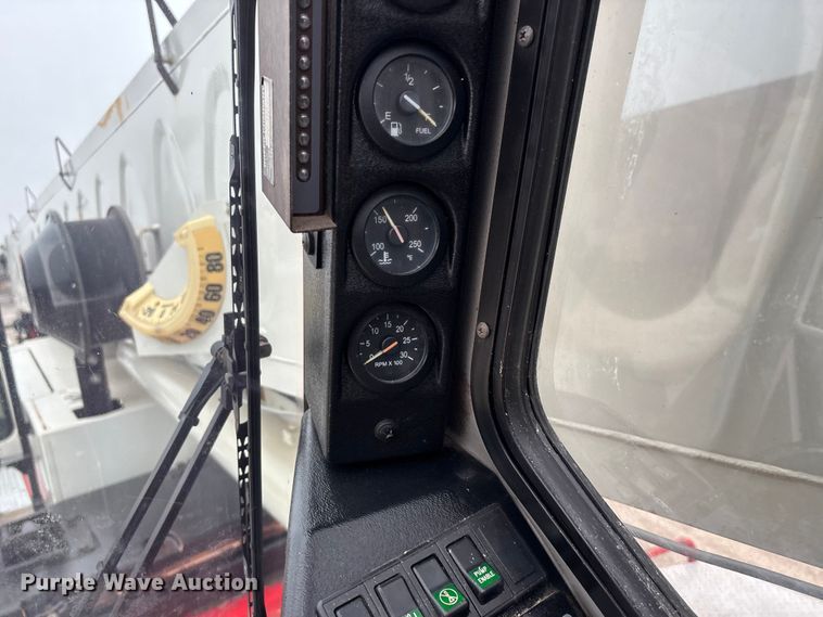 image for item DW7311 2006 Link-Belt HTC 8660 series II crane