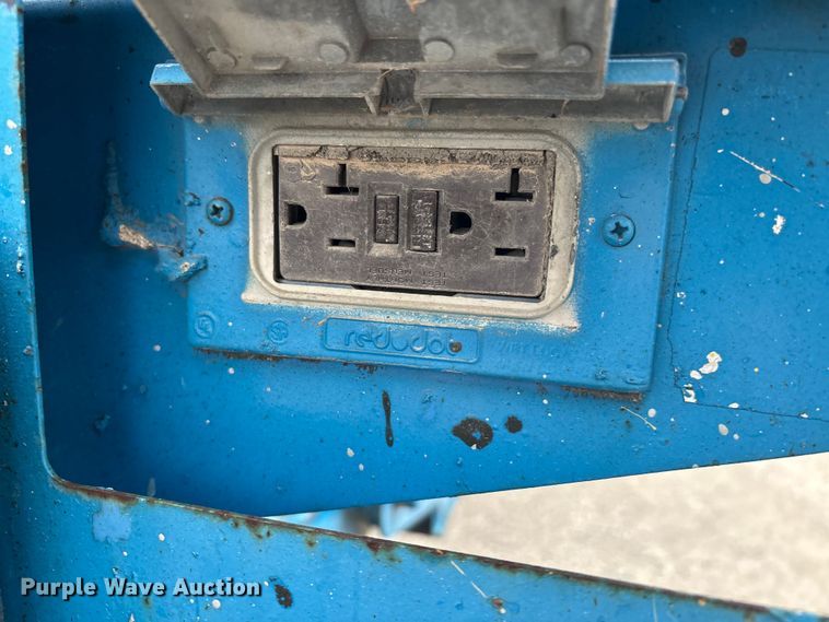 image for item DW7312 2006 Genie S-80 boom lift