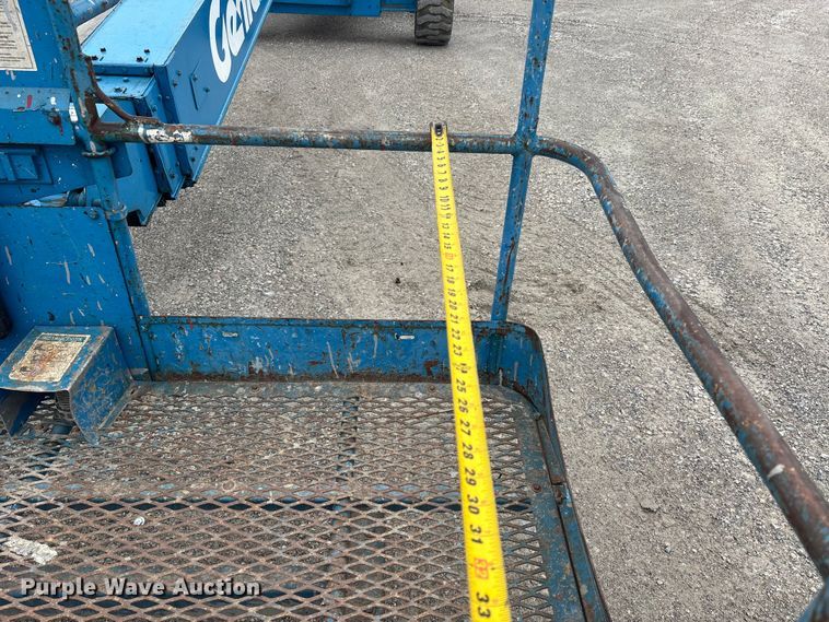 image for item DW7312 2006 Genie S-80 boom lift