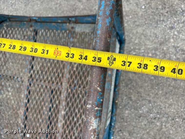 image for item DW7312 2006 Genie S-80 boom lift