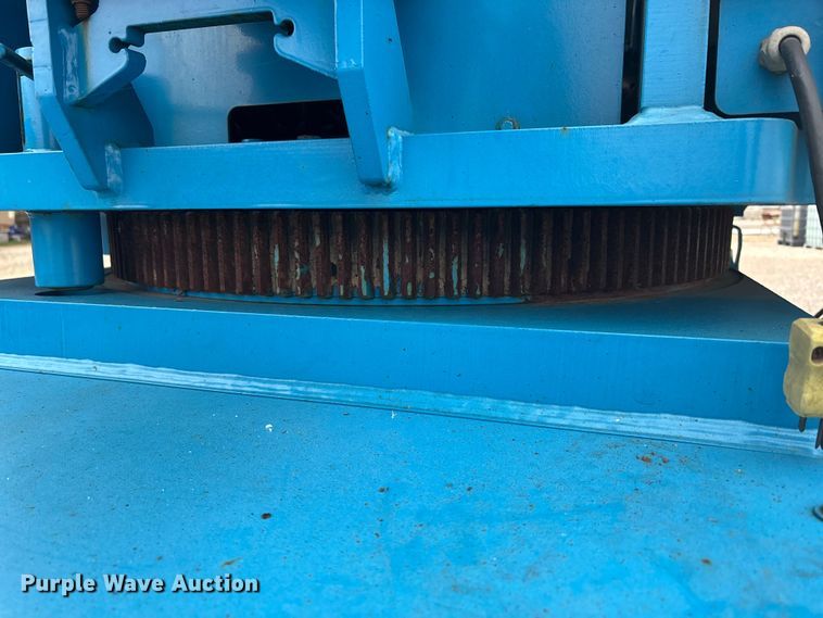 image for item DW7312 2006 Genie S-80 boom lift