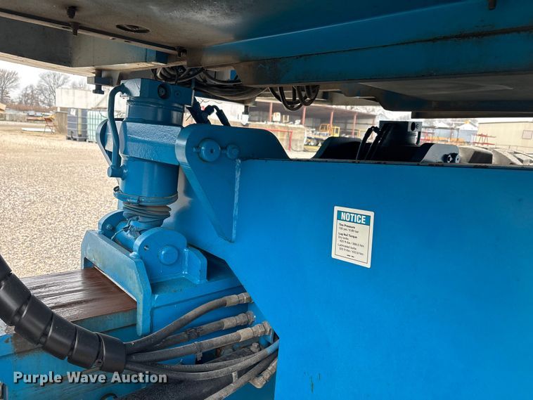 image for item DW7312 2006 Genie S-80 boom lift