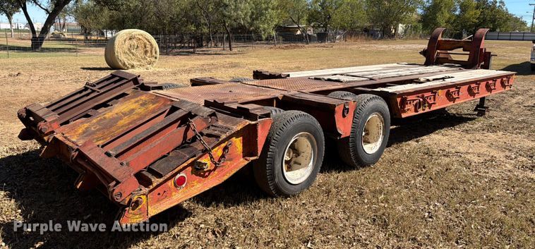 image for item DX5872 1957 Martin Machine Co. equipment trailer