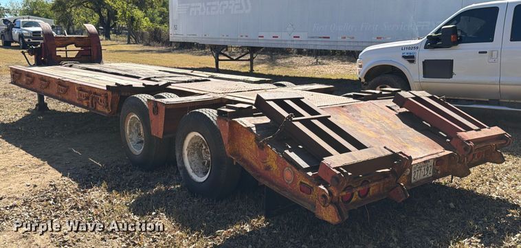 image for item DX5872 1957 Martin Machine Co. equipment trailer