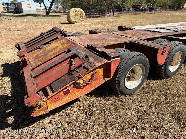 image for item DX5872 1957 Martin Machine Co. equipment trailer