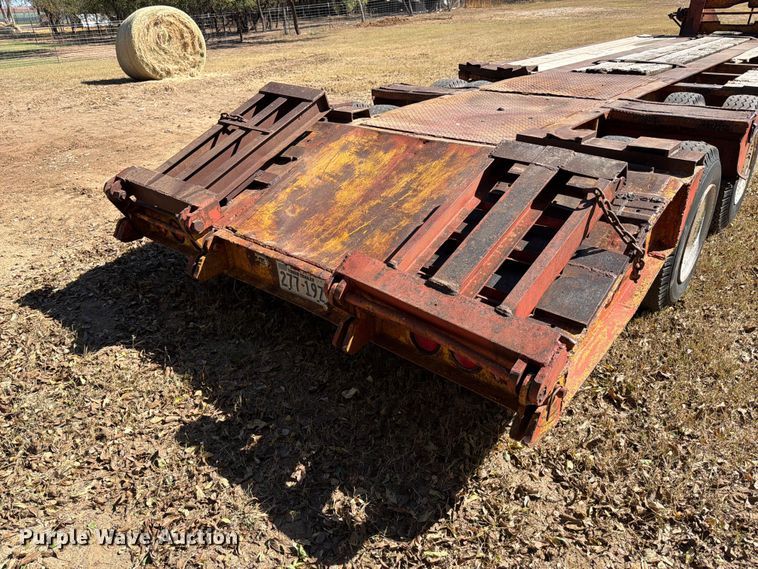 image for item DX5872 1957 Martin Machine Co. equipment trailer