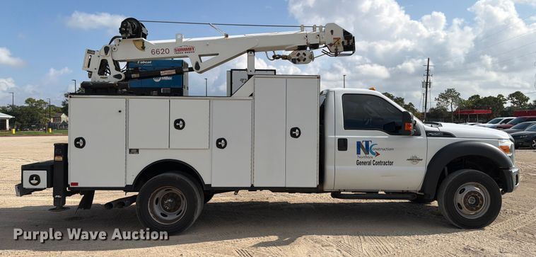 image for item DX5883 2016 Ford F550 utility / service truck