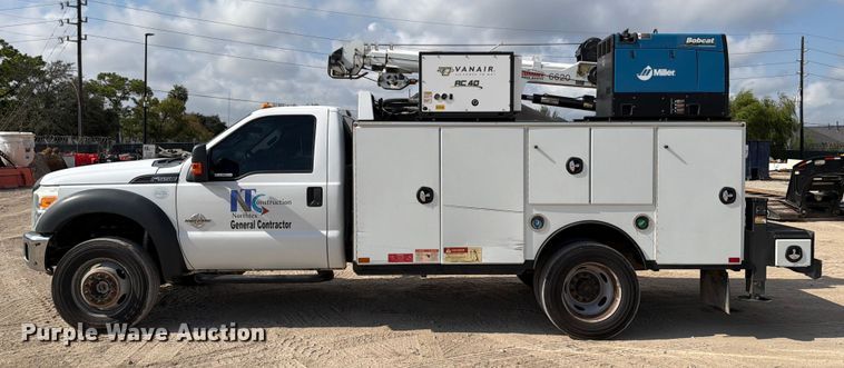 image for item DX5883 2016 Ford F550 utility / service truck